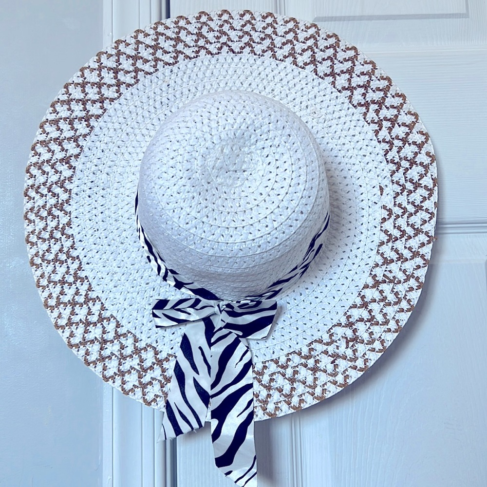 Women Summer Rounded Hat! - Picture 2 of 6